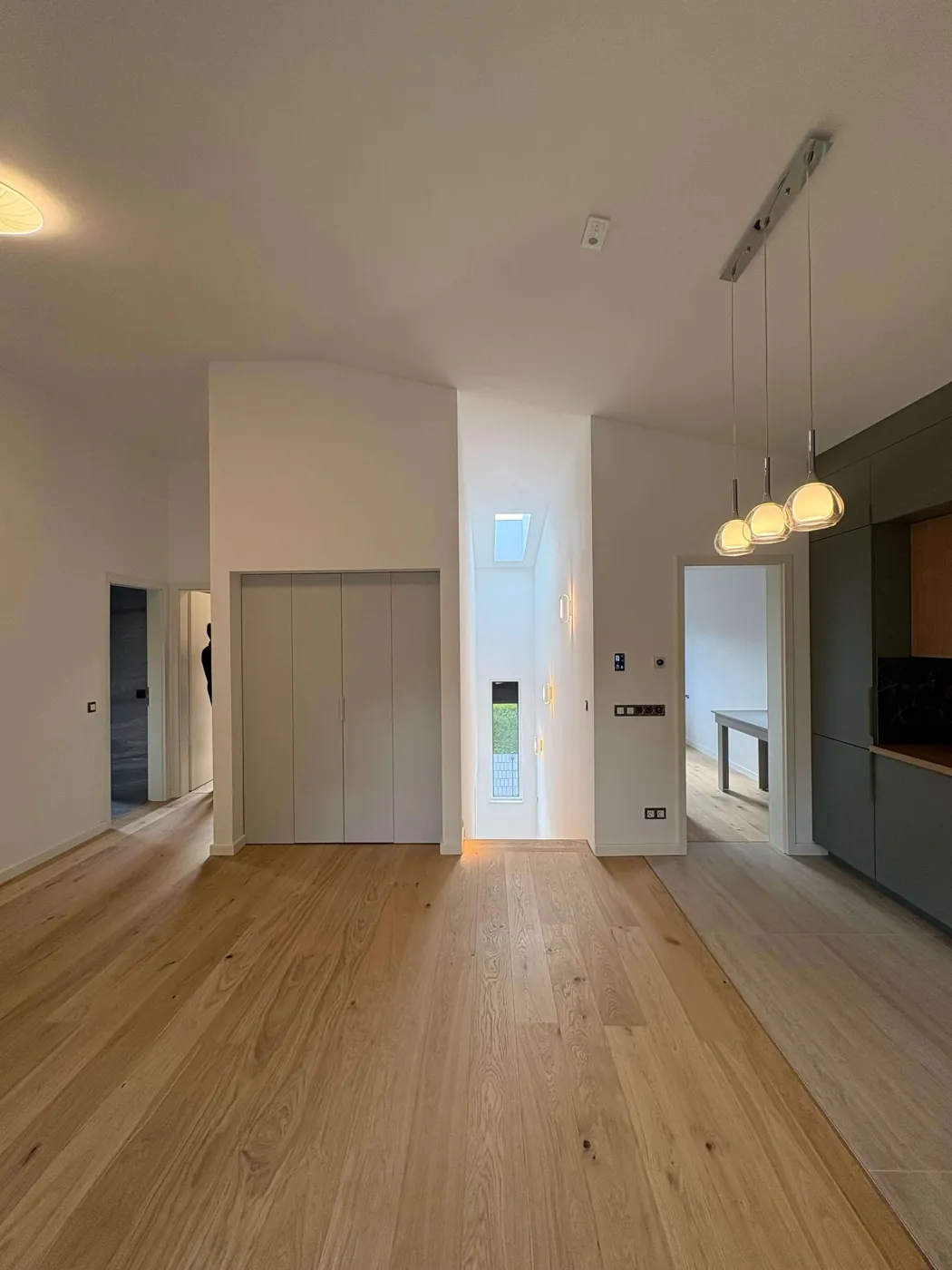 Wohnzimmer mit Parkett