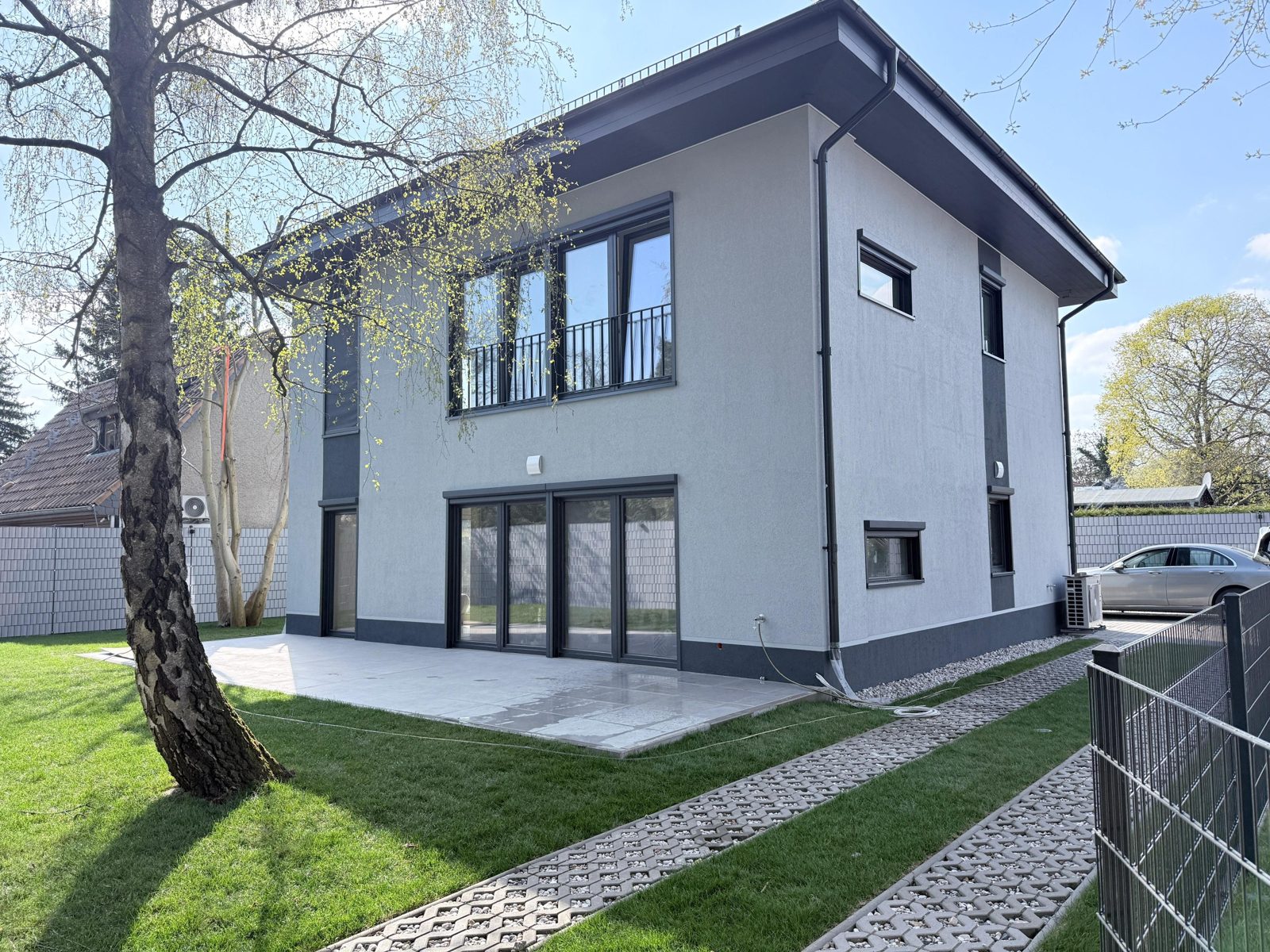 Modernes SIP-Haus — Außenansicht
