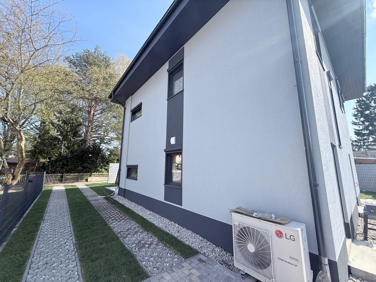 Fassade, Pflaster & Wärmepumpe — Foto 3